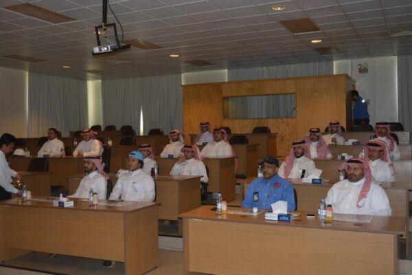 شركة أسمنت المنطقة الجنوبية تعزز التعليم التطبيقي بزيارة طلاب جامعة الملك خالد لمصنع بيشة