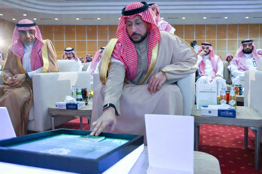 نائب أمير عسير يُدشِّن تقرير الاستدامة لشركة “أسمنت المنطقة الجنوبية”