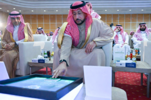 نائب أمير عسير يُدشِّن تقرير الاستدامة لشركة “أسمنت المنطقة الجنوبية”